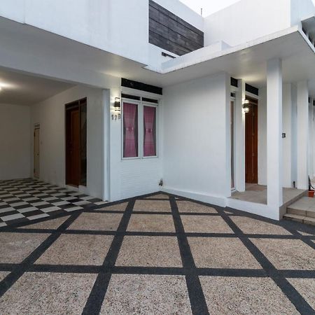 Spacious, White-Villa Belgareti @Kiara Condong Bandung Kültér fotó